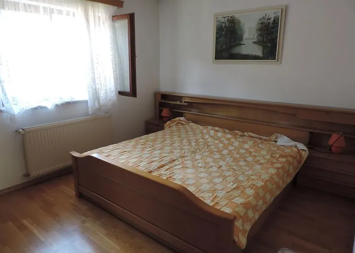 Indipendent House In Flattach